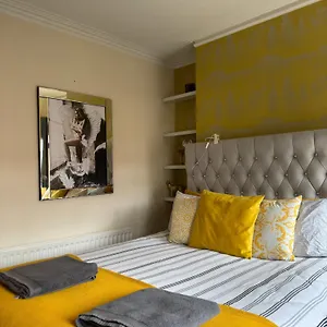  Homestay House In Lisburn Road